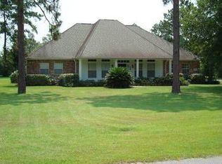 2406 W Armand St, Moss Bluff, LA 70611
