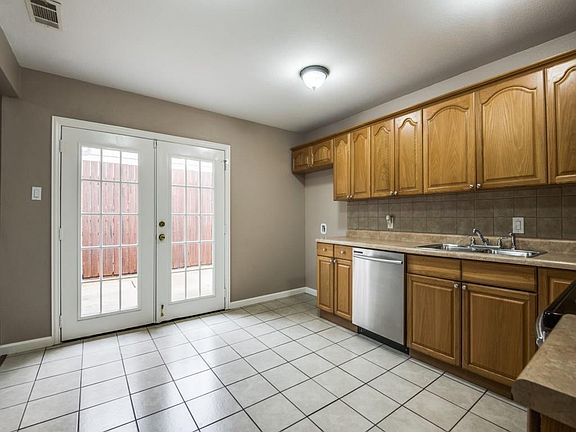 5th image of 4921 Wagner Dr