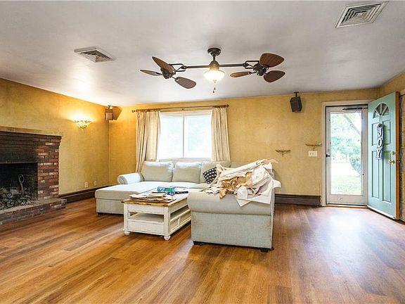 5th image of 27 Lydick Ave