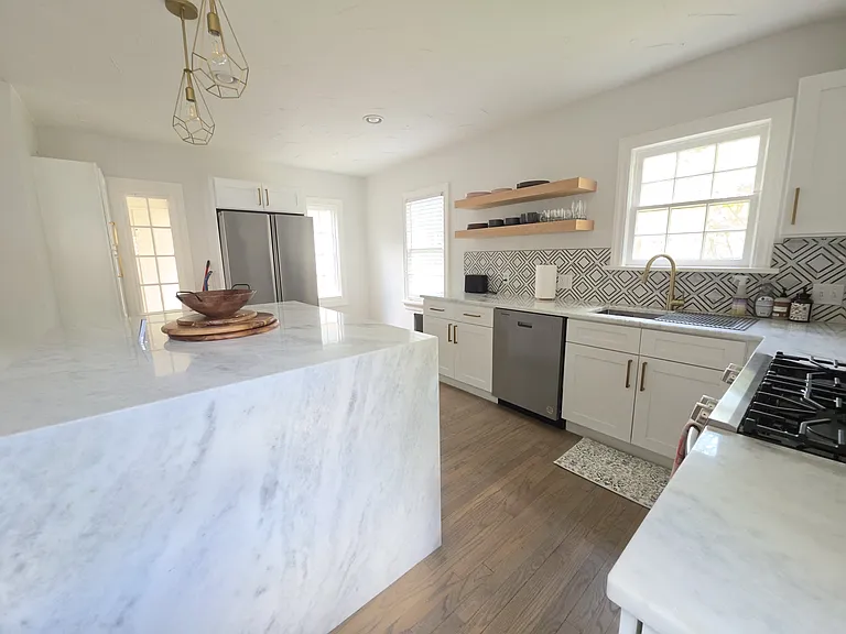 1107 Woodlawn Pl — Photo 18