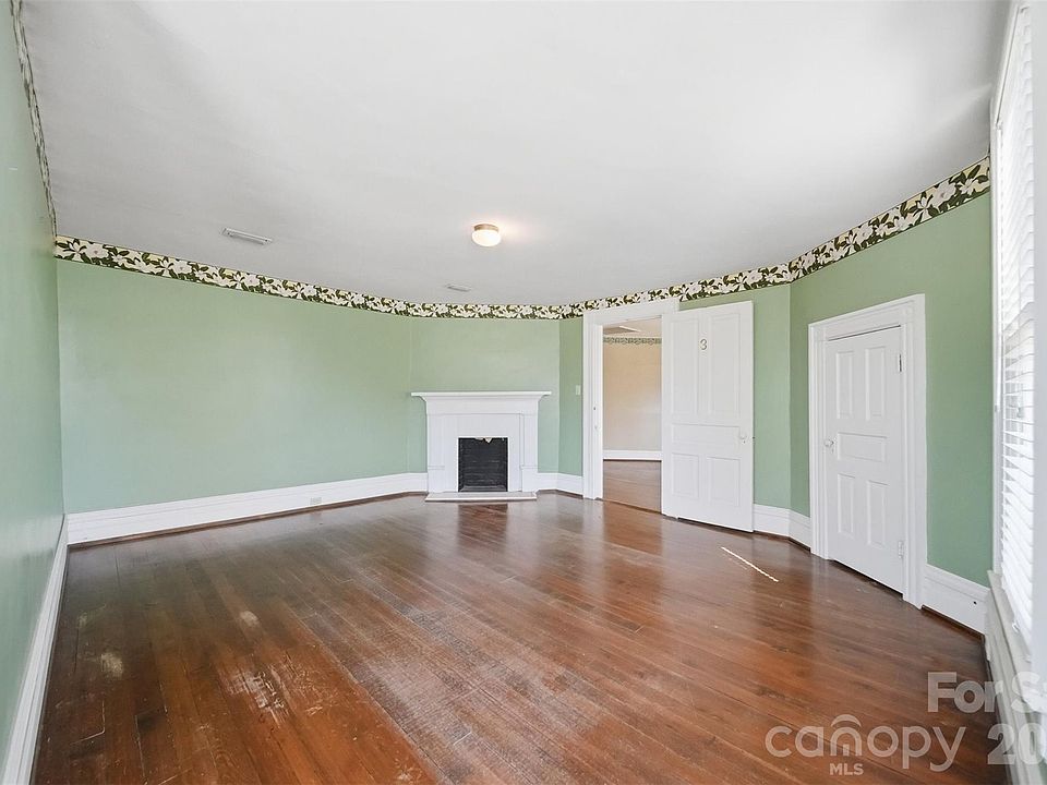 23rd image of 121 5th Ave NE