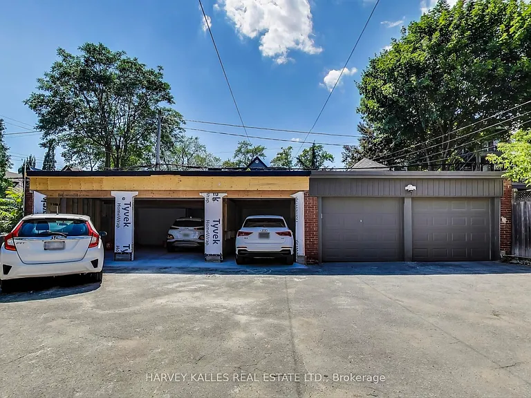 338 Markham St — Photo 25