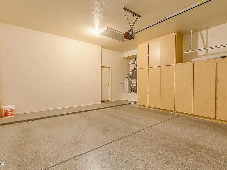 3460 N Barron — Photo 12