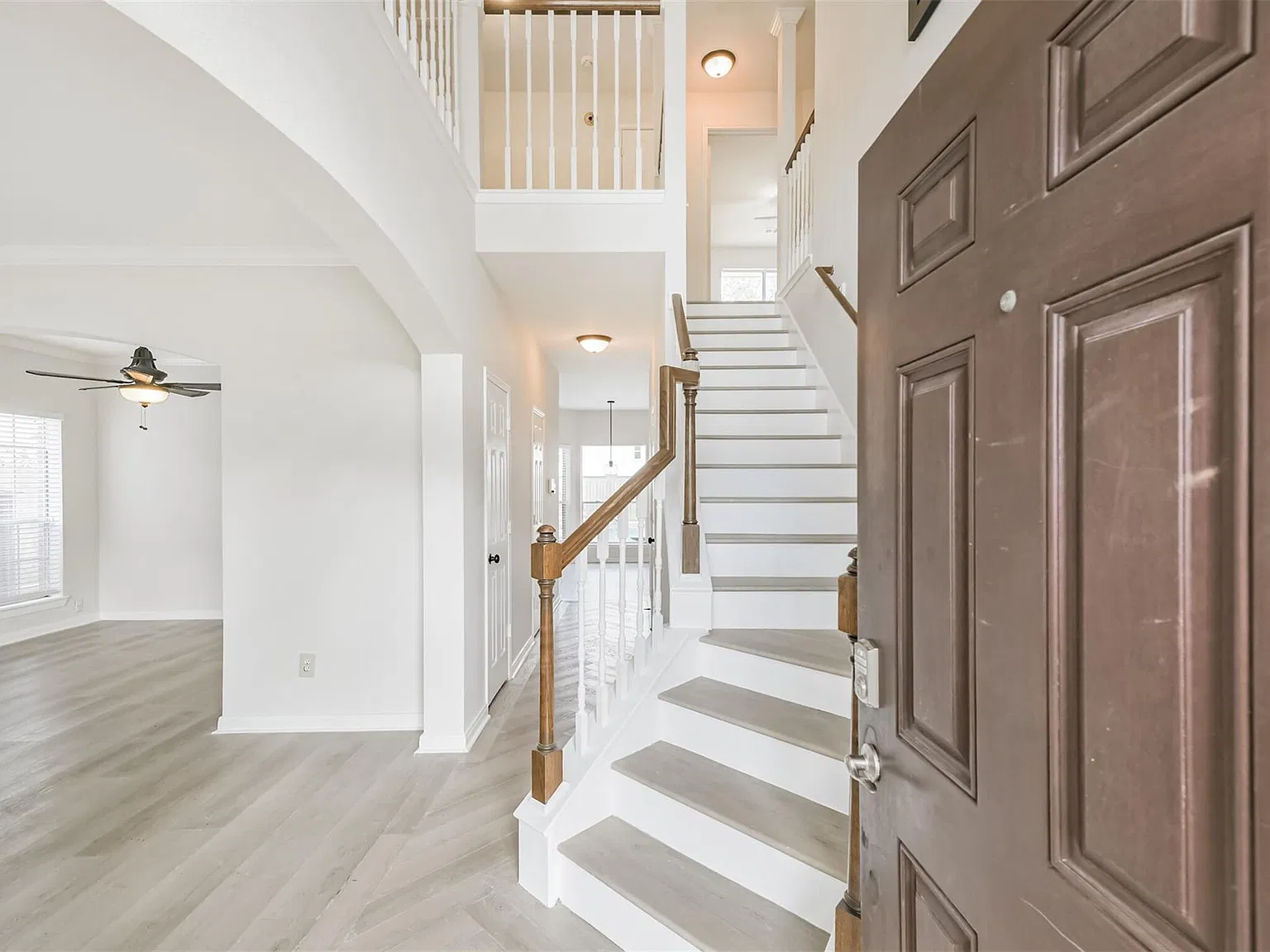 4 bed, 2.5 bath, 2604 sqft, $3,200 — Photo 3