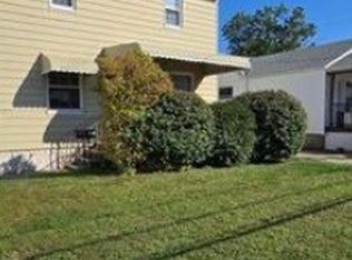 1569 Douglas Rd, Wickliffe, OH 44092