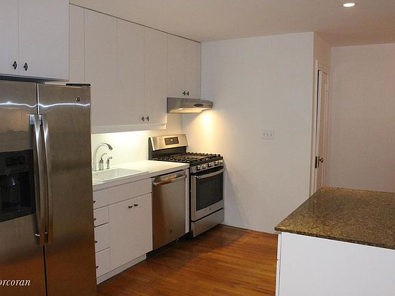 5th image of 823 Carroll St APT 1