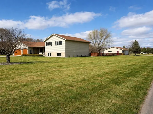 102 Meadowview St, Marshall, MN 56258