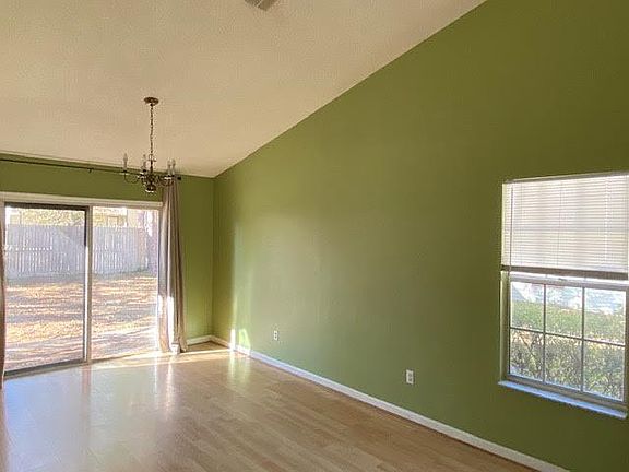 5th image of 3232 Whitney Dr E
