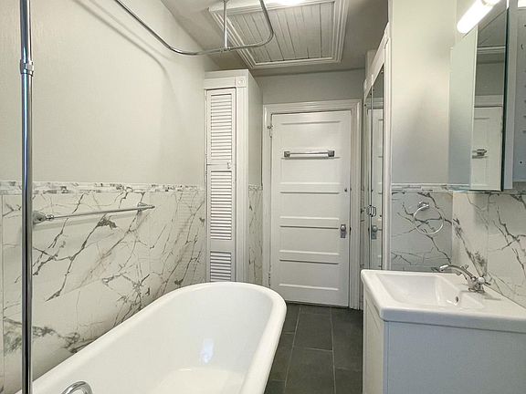 5th image of 542 E Johnson St Floor 3
