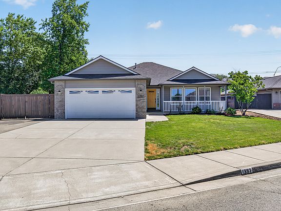 2nd image of 1397 Larson Creek Dr