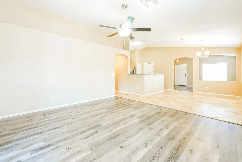 3 bed, 2.0 bath, 1518 sqft, $2,070 — Photo 4