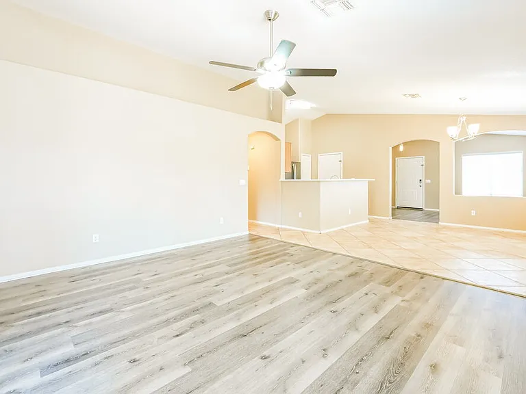 803 S Chatsworth St — Photo 4