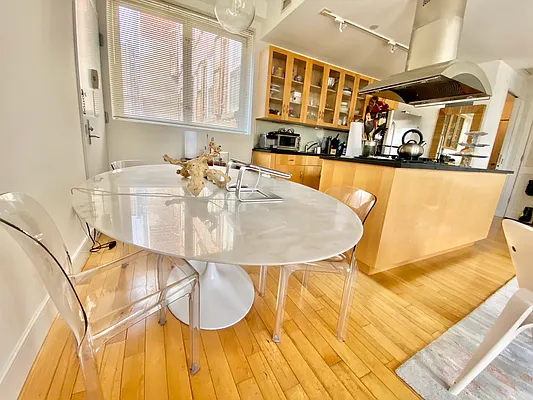 Rented by NY Living Solutions | media 29