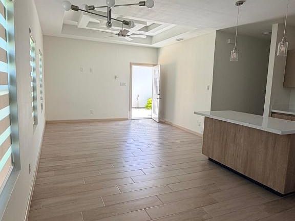 5th image of 609 N Emerald Ave #2