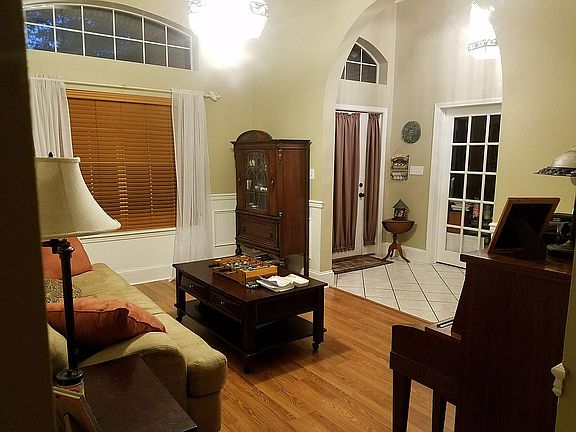 Formal dining room or Parlor