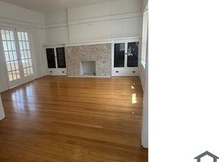 2614 E 78th St Floor 2, Chicago, IL 60649