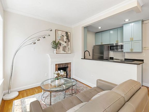 5th image of 36 Bradford St #2