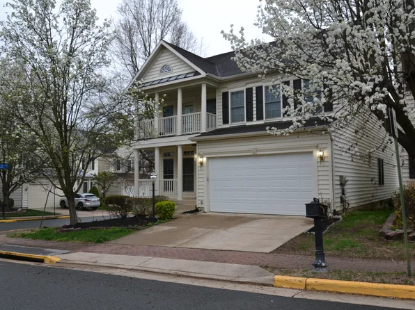 9042 Harrover Pl, Lorton, VA 22079