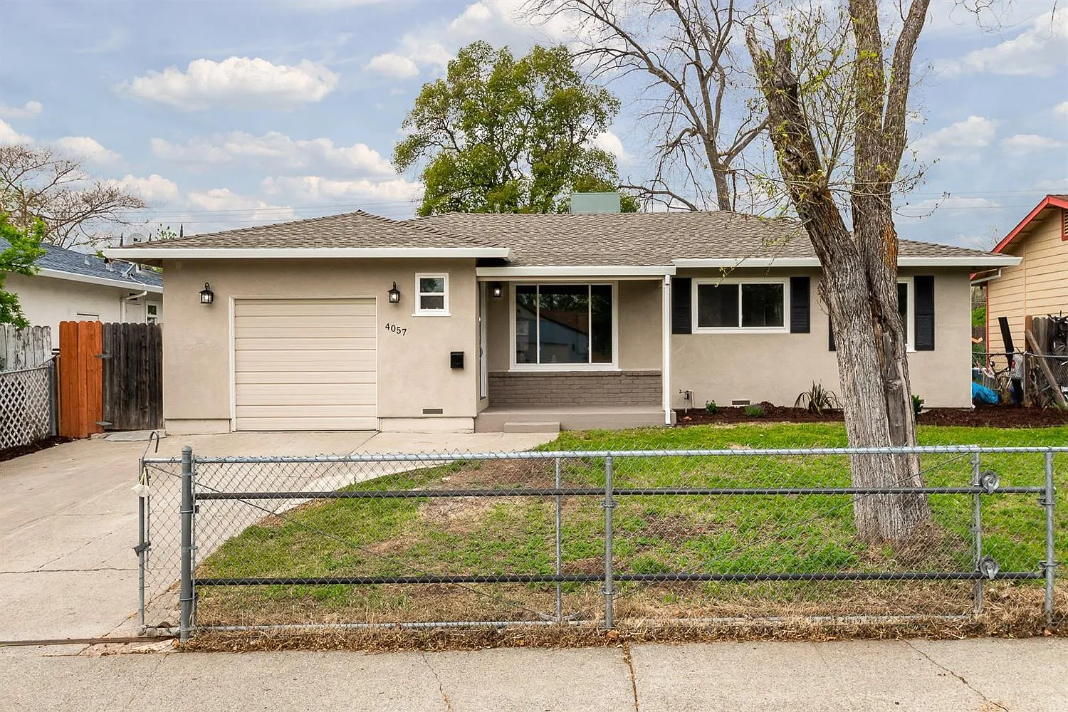 4057 Stephen Dr photo 1