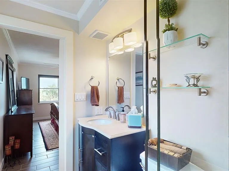 1120 N Shore Dr NE #501 — Photo 53