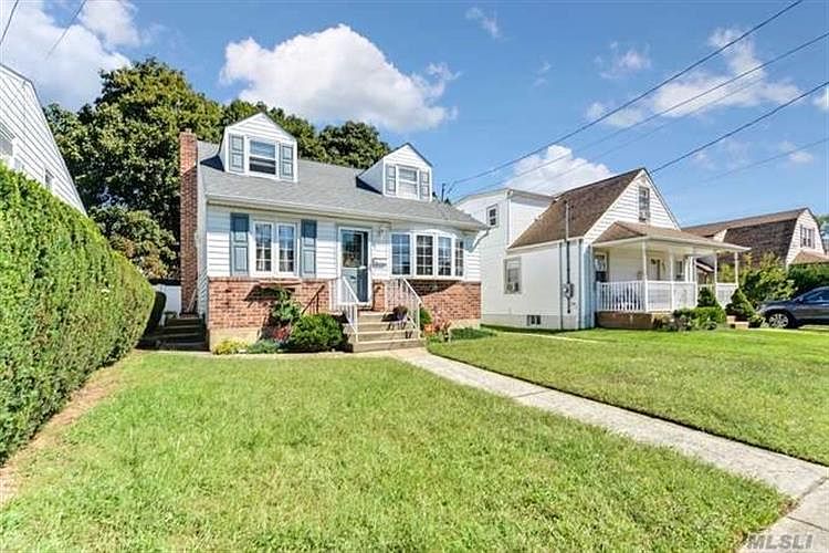 1st image of 423 Gates Ave