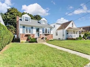 423 Gates Ave, East Meadow, NY 11554