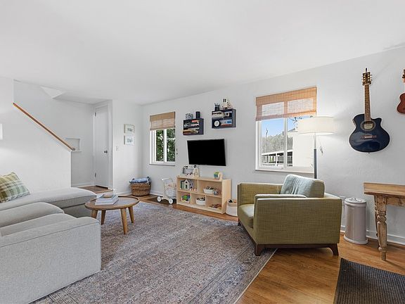 5th image of 9571 Harmony Dr