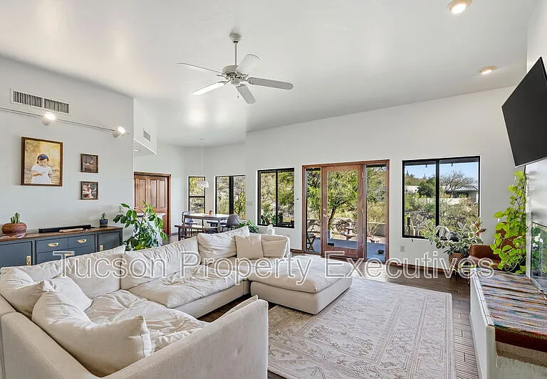 3901 N Vista De La Cima — Photo 5