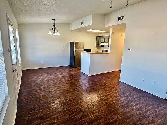 2nd image of 1427 Walters Dr
