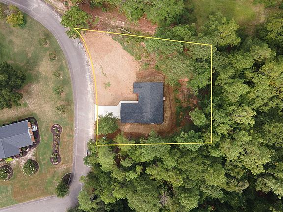 3rd image of 313 Fairway Dr