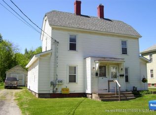 12 Ayer St, Oakland, ME 04963
