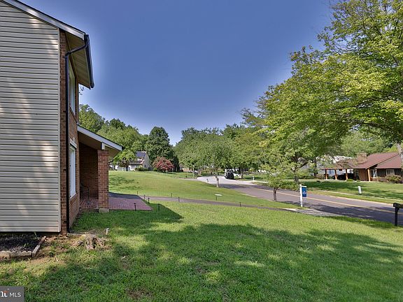 4th image of 10803 Woodlawn Blvd