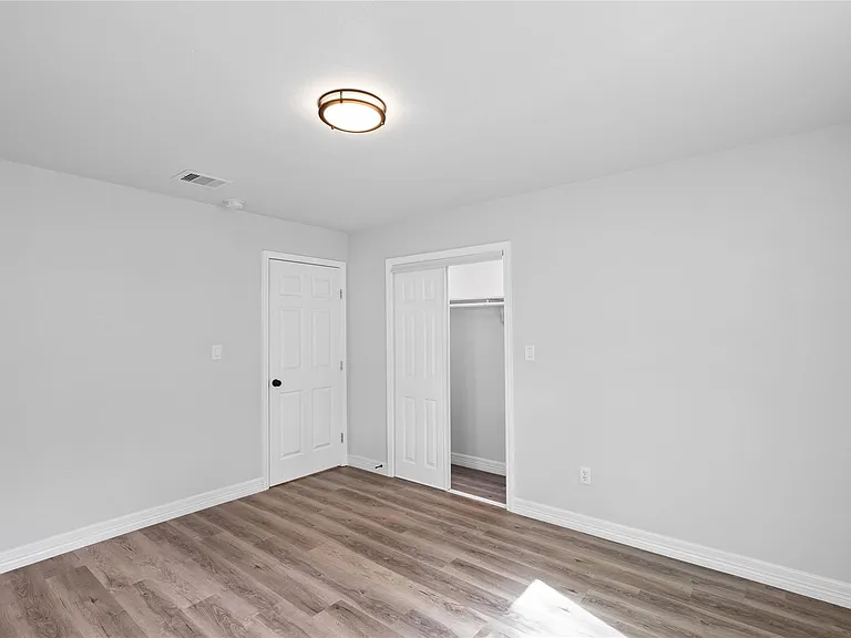 524 Dunnam Ave — Photo 17