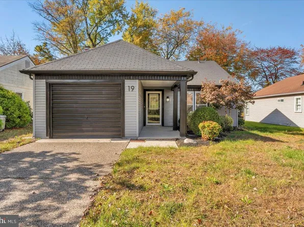19 Dunstable Rd, Southampton, NJ 08088
