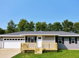 111 E Main St, Stanford, IL 61774