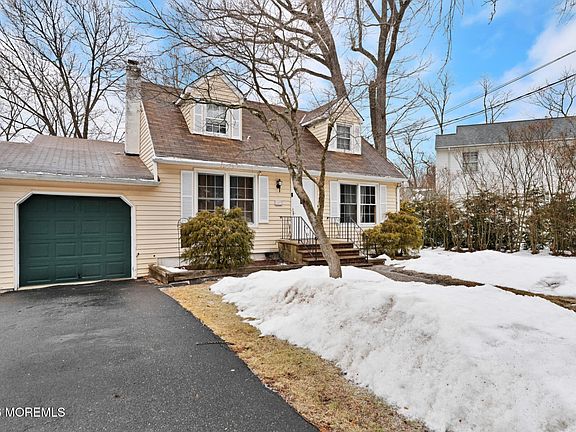 2nd image of 627 E Vail Road