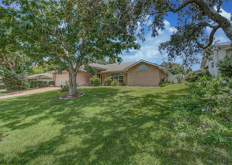 1st image of 925 Feather Dr