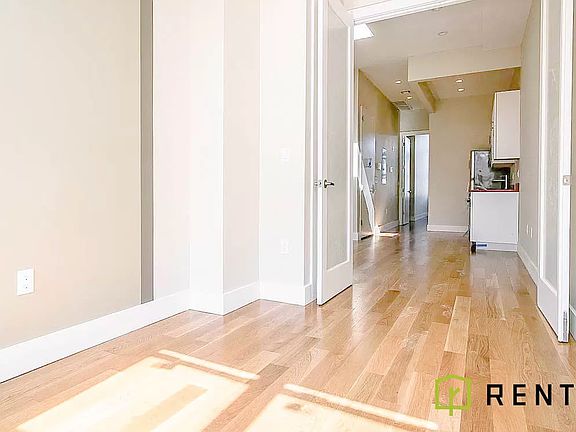 3rd image of 250 Melrose St #1M