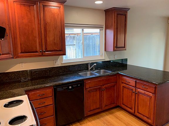 5th image of 5542 Saint Charles Dr