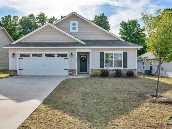 137 Red Tail Cir, Byron, GA 31008