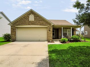 6171 N Woods Edge Dr, McCordsville, IN 46055