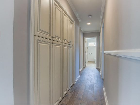 5th image of 22307 Miranda St