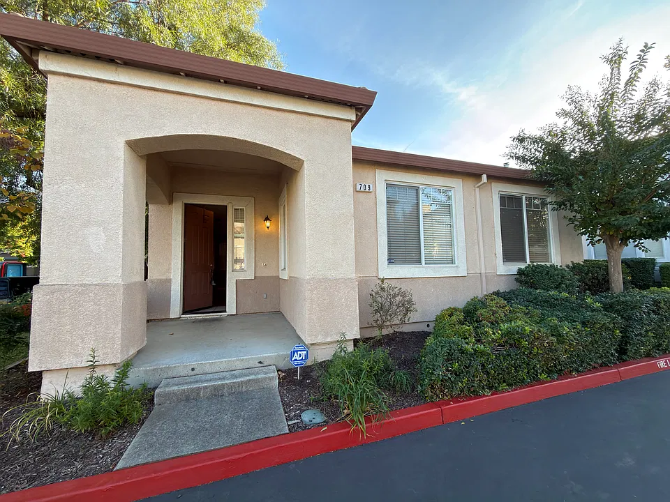 709 Mackerel Ct
