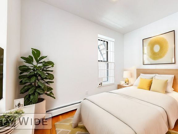 3rd image of 18 W 108th St APT 1B