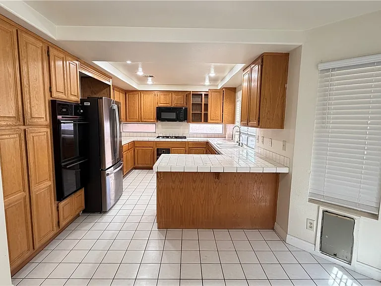 8300 Tivoli Cove Dr — Photo 10