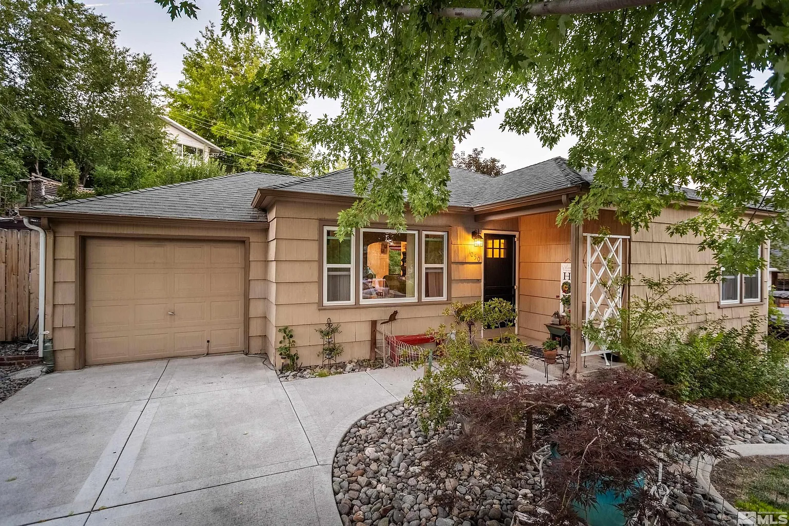 1050 Novelly Dr photo 1