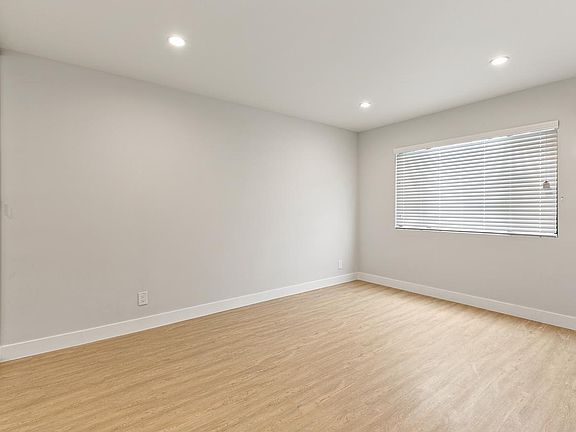 5th image of 3314 Mentone Ave #2