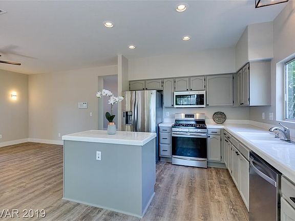 4th image of 7521 Lorinda Ave