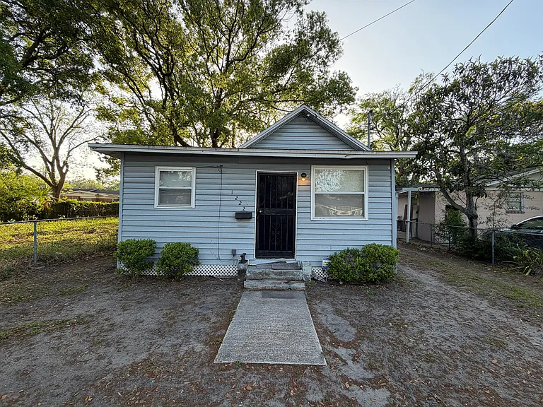 1222 Fairfax St — Photo 1