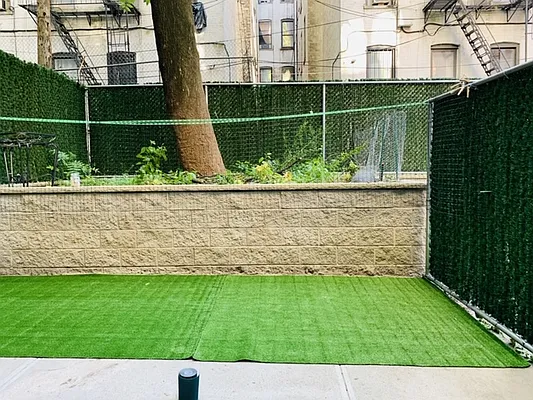 Rented by Merileads Inc. | media 7